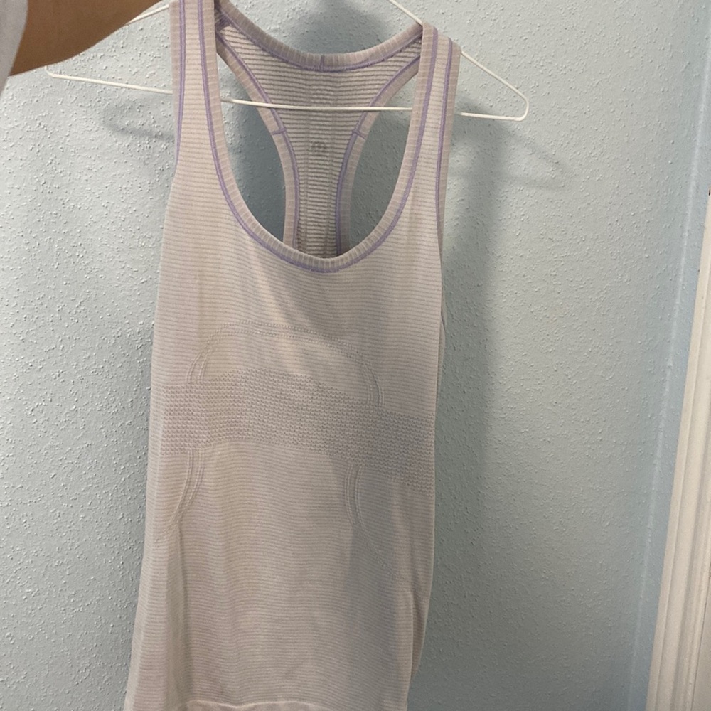 Lulu Swiftly Tech Tank size 6; Lilac Purple